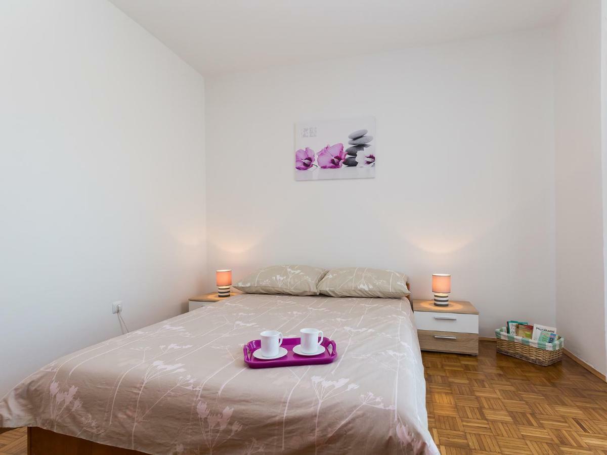 Apartment Lory'S Place Pula Extérieur photo