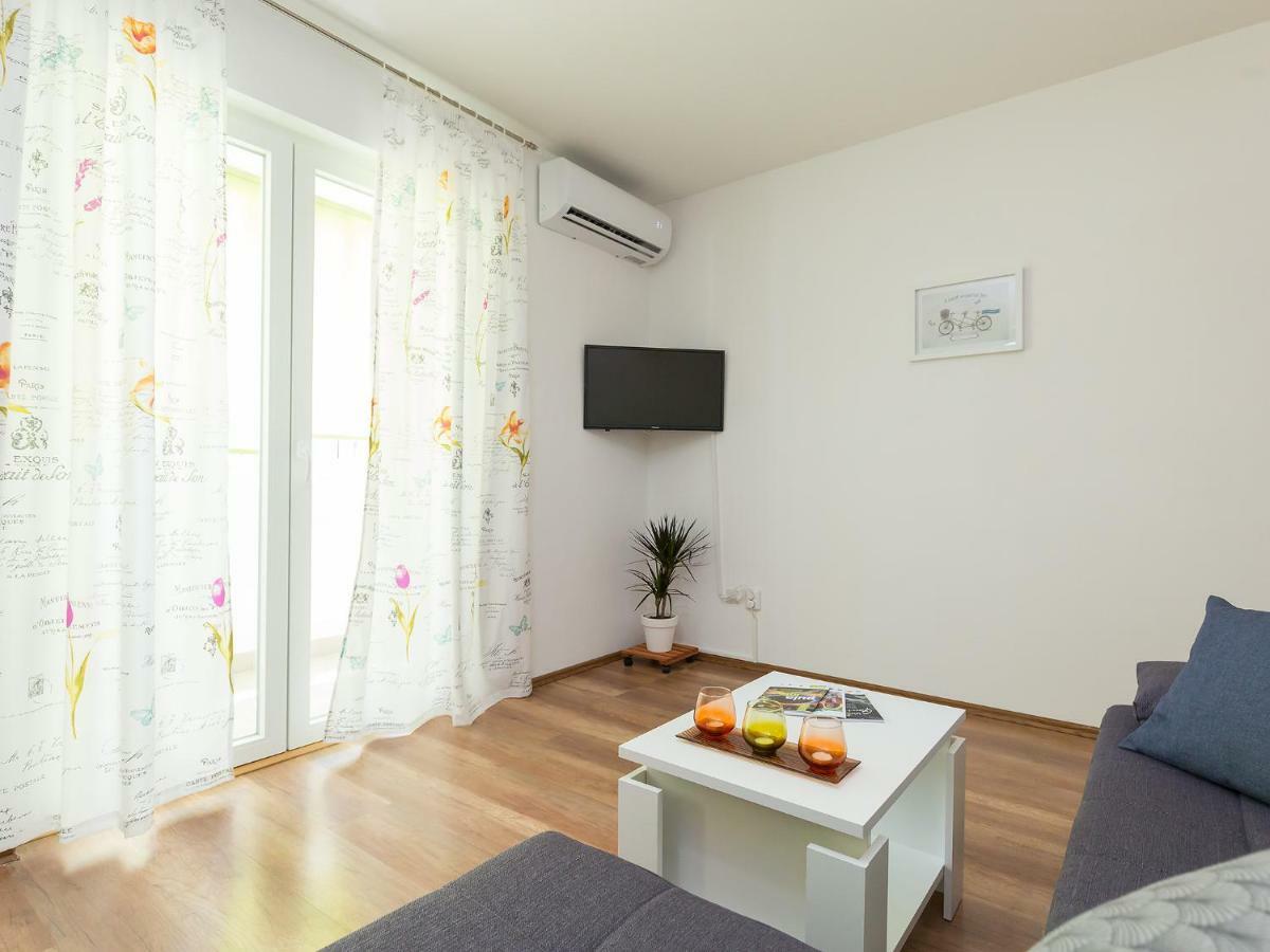 Apartment Lory'S Place Pula Extérieur photo
